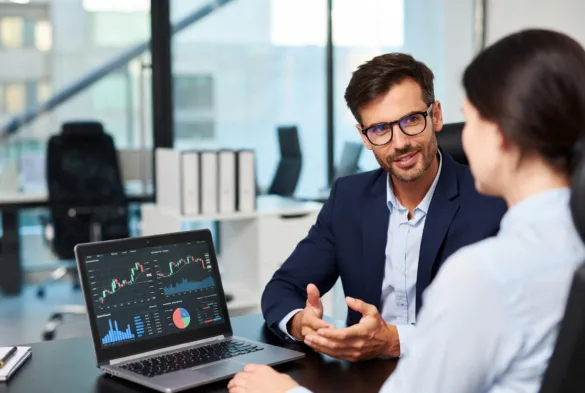 registered investment advisor consulting client on portfolio