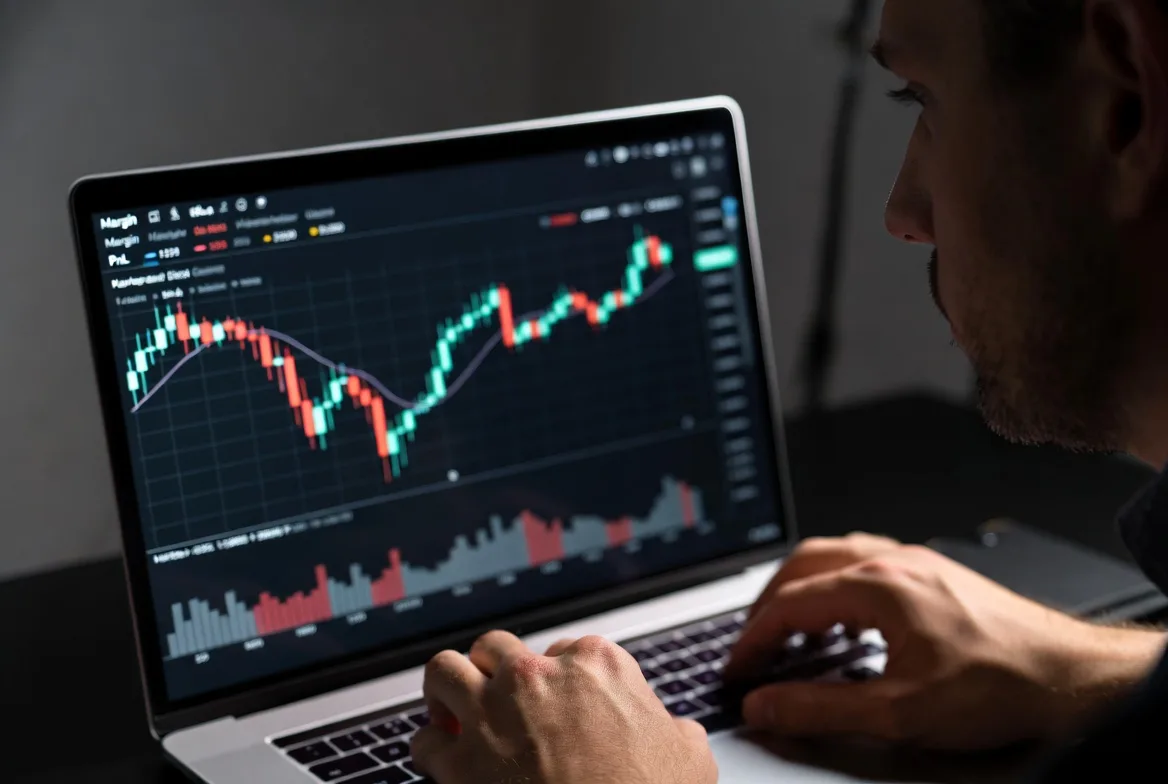 monitoring futures margin and account risk levels