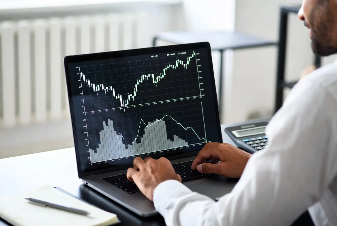 Bond prices react to interest rate changes